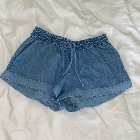 🍂3/$15 Saks Fifth Shorts - Picture 2 of 8